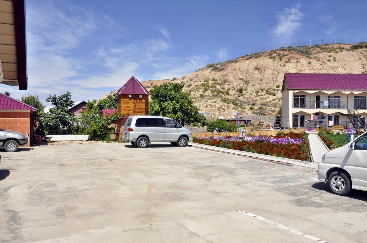 Hotel Natalia Kaji-Say Exterior photo